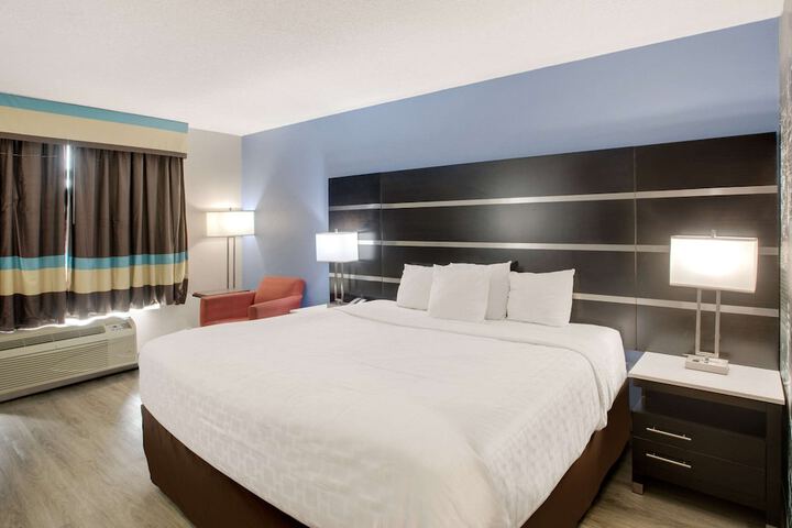 1 King Bed (1 of 33)