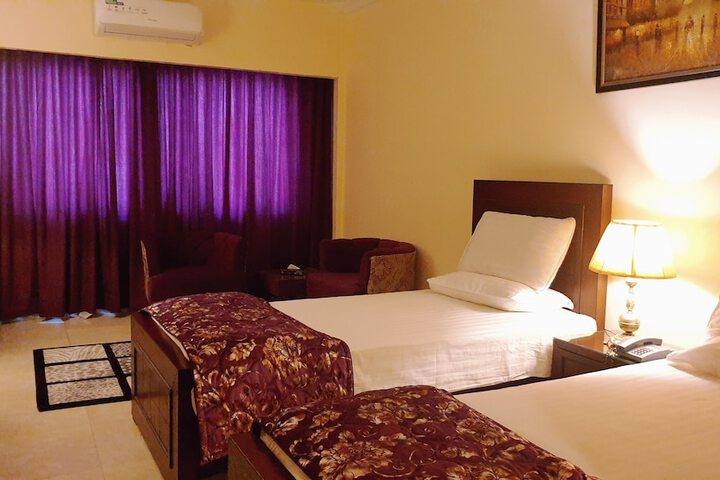 Room 17 of 36