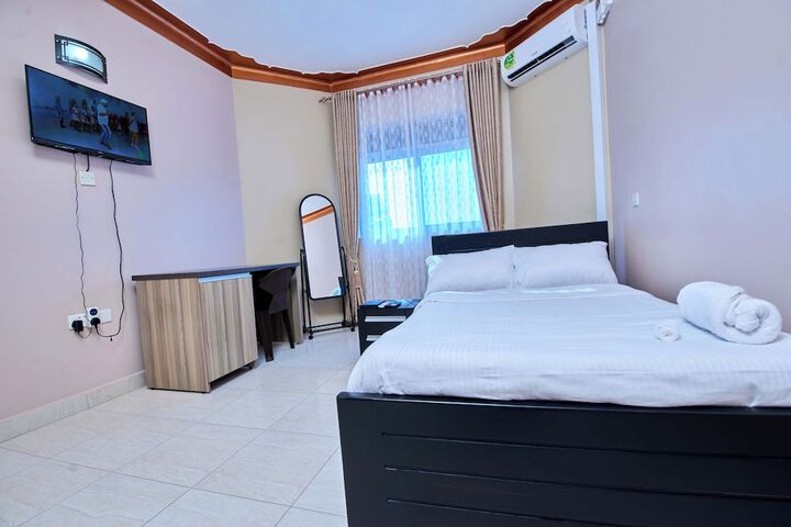 Room 15 of 16