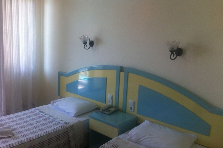 Room 6 of 45
