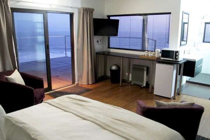 Room 3 of 37