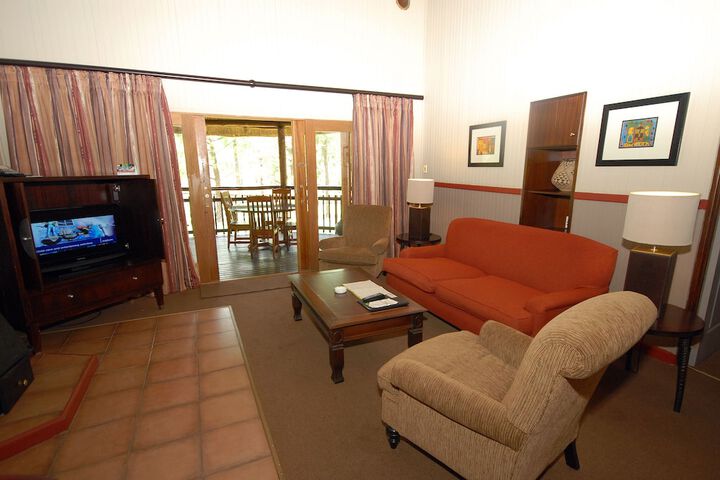 Room 5 of 90