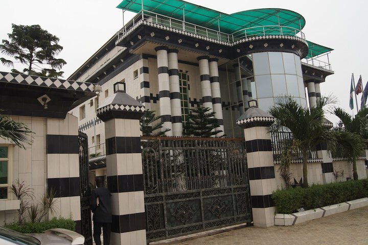Royalview Hotel & Suites