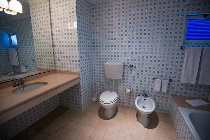 Room 42 of 129