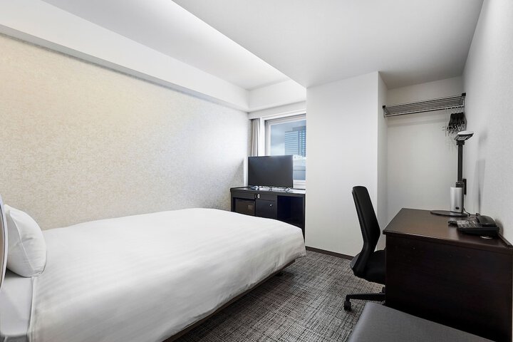 Room 22 of 48