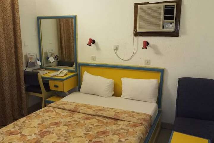 Room 5 of 47