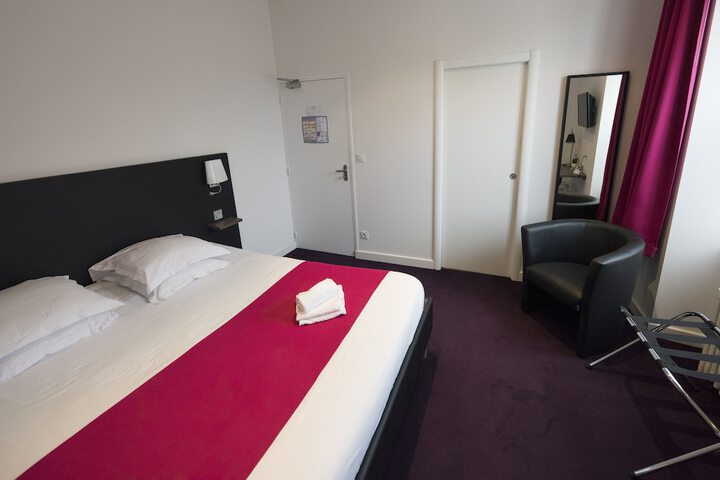 Room 5 of 31