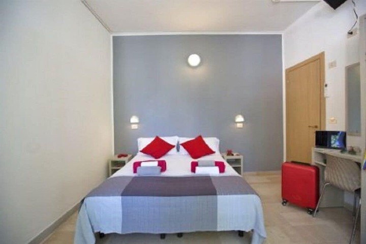 Room 9 of 19