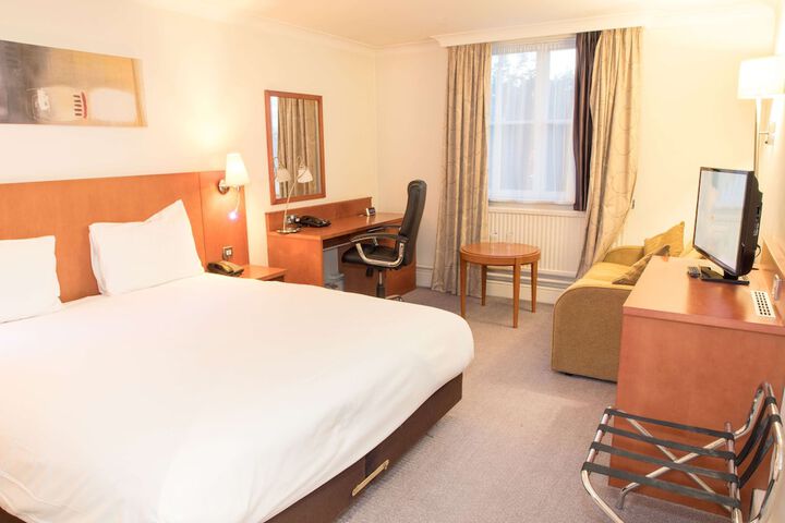 Room 14 of 40