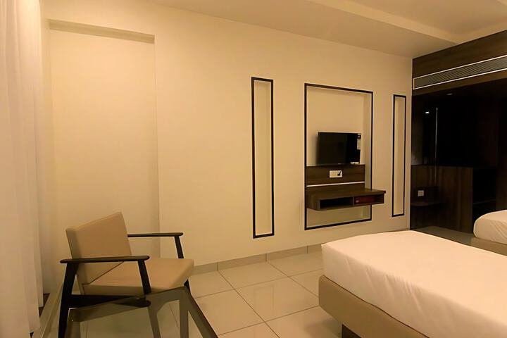 Room 9 of 24