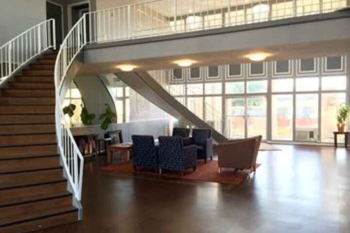 Bella Vista Inn and Suites