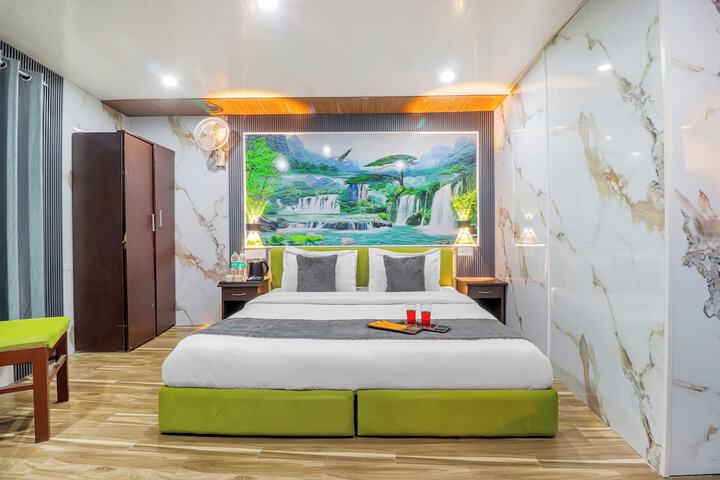 Room 12 of 36