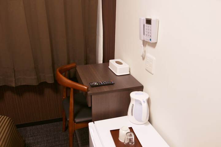 Room 6 of 51