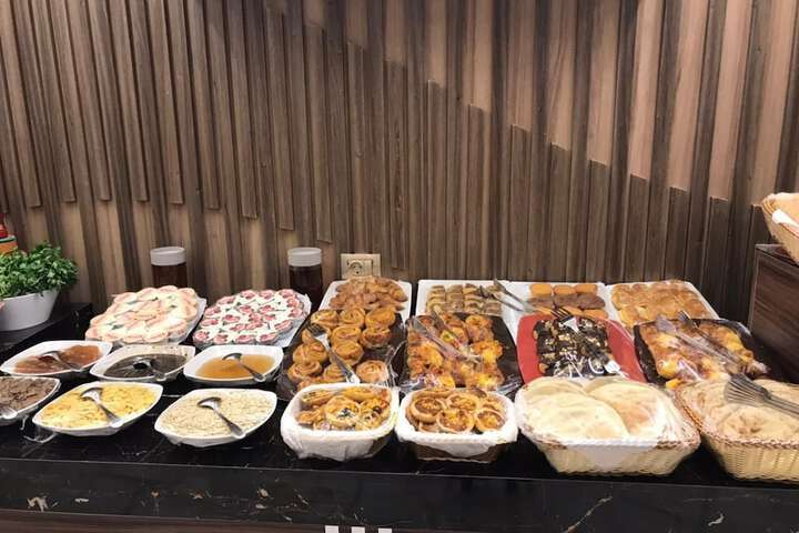Dining 62 of 85