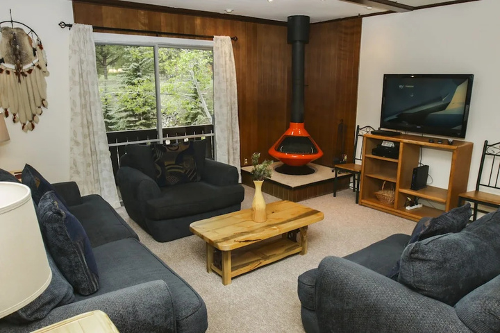 Room 5 of 10