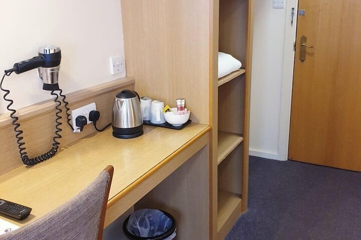 Room 16 of 52