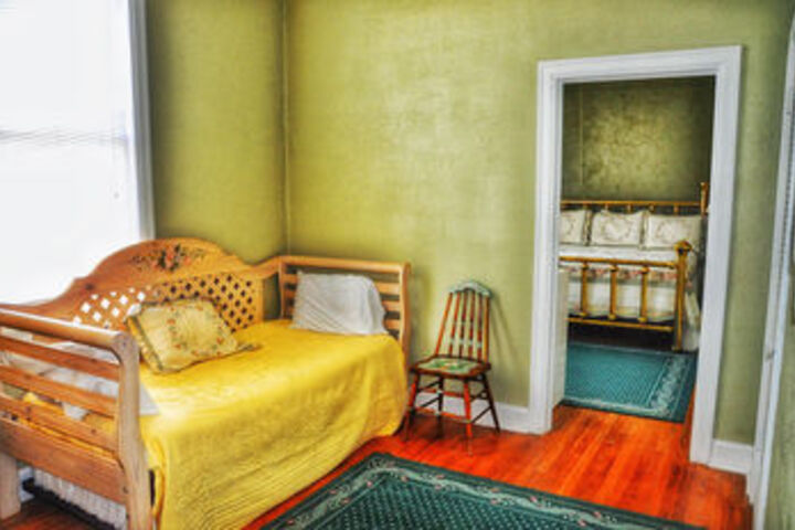 Room 48 of 77