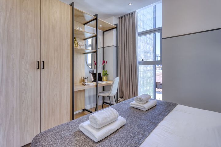 Room 50 of 221