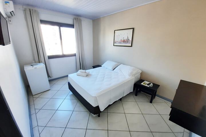 Room 28 of 40