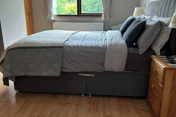 Room 4 of 18