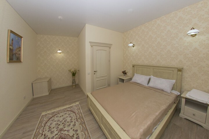 Room 8 of 26