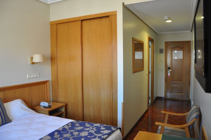 Room 3 of 29