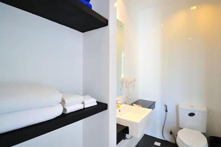 Room 25 of 41