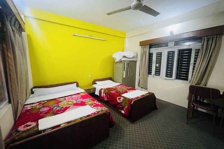 Room 10 of 34