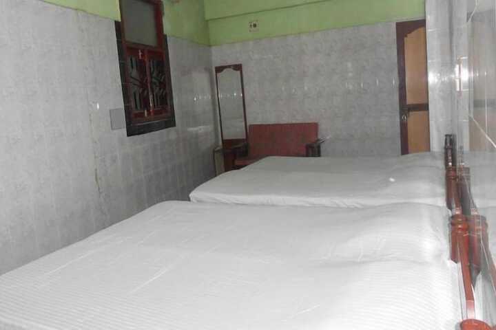 Room 6 of 25