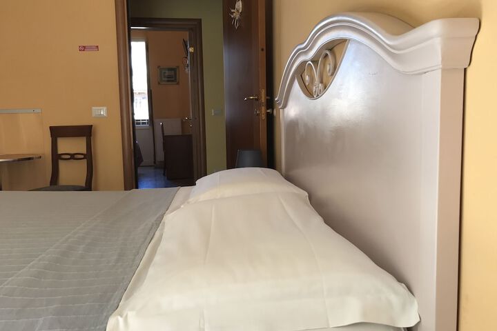 Room 19 of 28