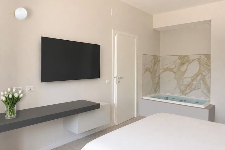Room 30 of 77