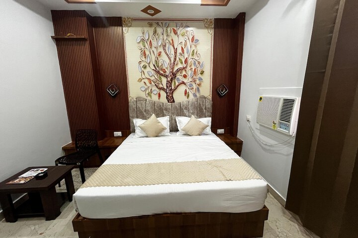 Room 17 of 24