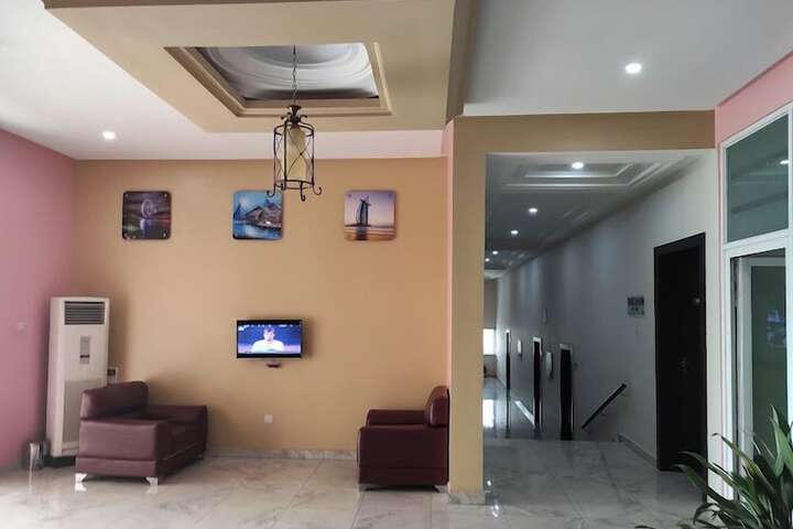 HOTEL SYLVIA
