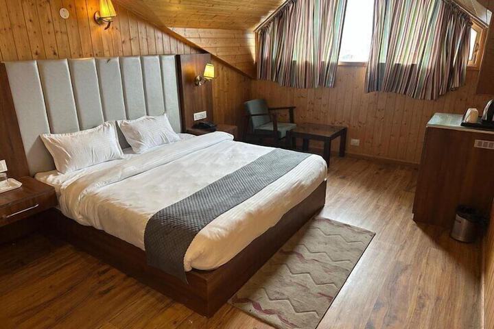 Room 4 of 34