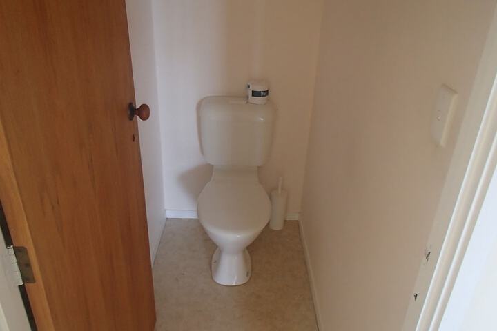 Room 32 of 50