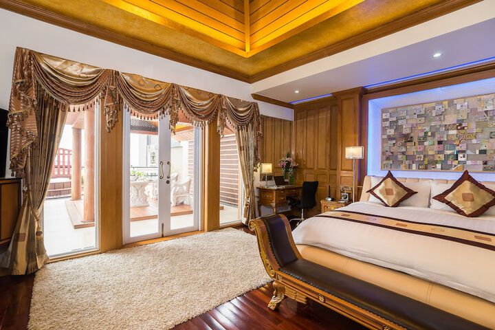 Room 43 of 181