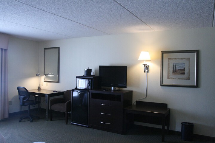 2 Queen Beds (9 of 17)