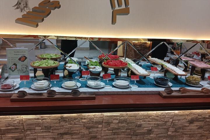 Dining 2 of 31