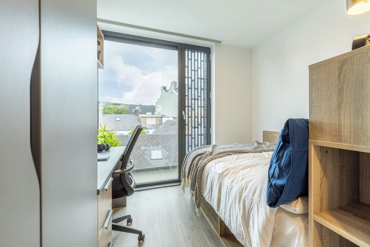 Room 10 of 21