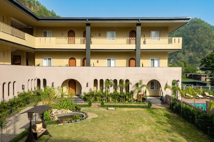 Hotel Exterior 48 of 54