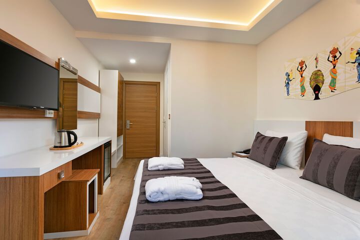 Room 13 of 27