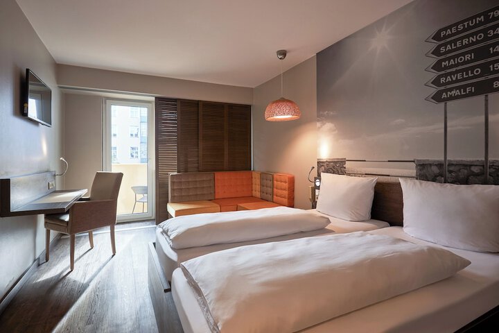 Room 34 of 75