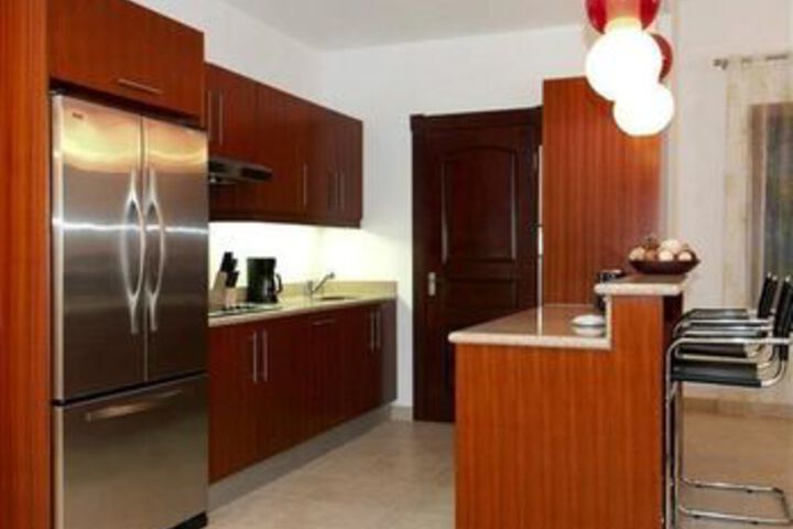 Room 9 of 18