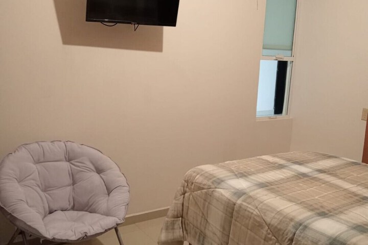 Room 2 of 6