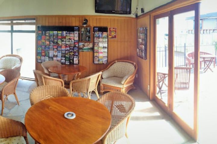Lounge 49 of 62