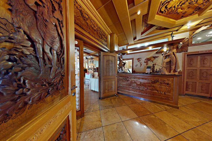 Hotel Interior 7 of 91