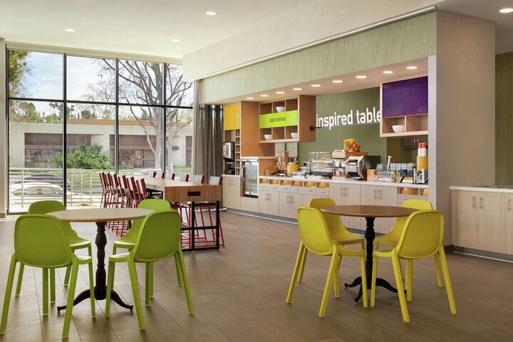 Breakfast/Coffee Service 36 of 44