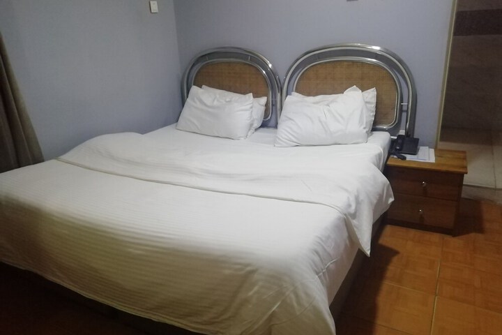 Room 18 of 35