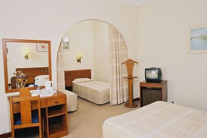 Room 12 of 47
