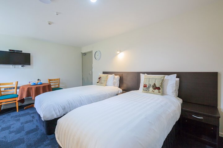 Room 12 of 24